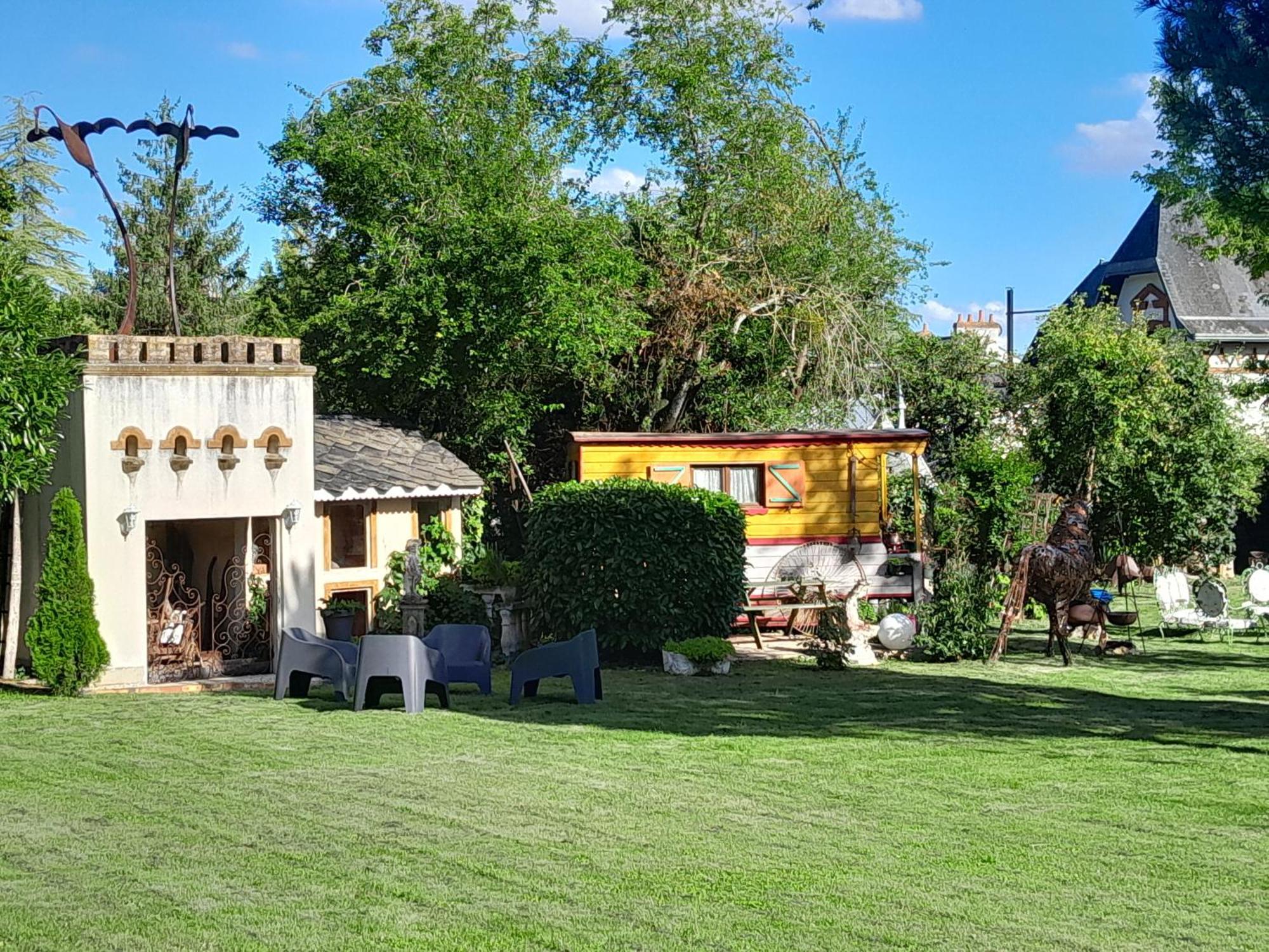 Le Madrigal Bed & Breakfast Mamers Luaran gambar